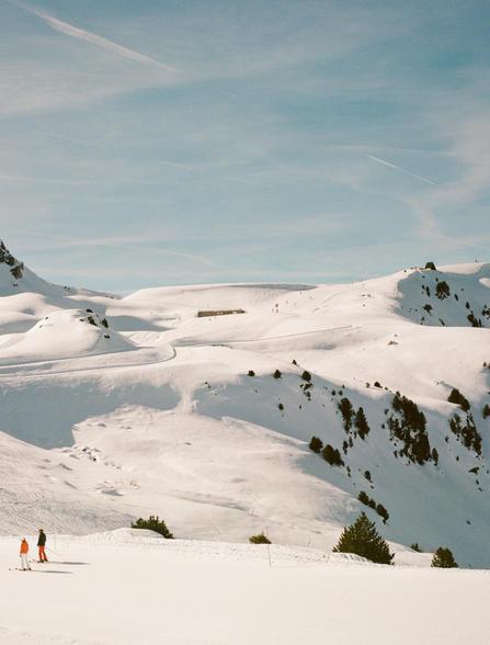 aman_le_melezin_france_-_exterior_ski.jpg